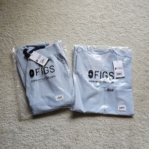 FIGS LIMITED EDITION CHAMBRAY SCRUB SET.